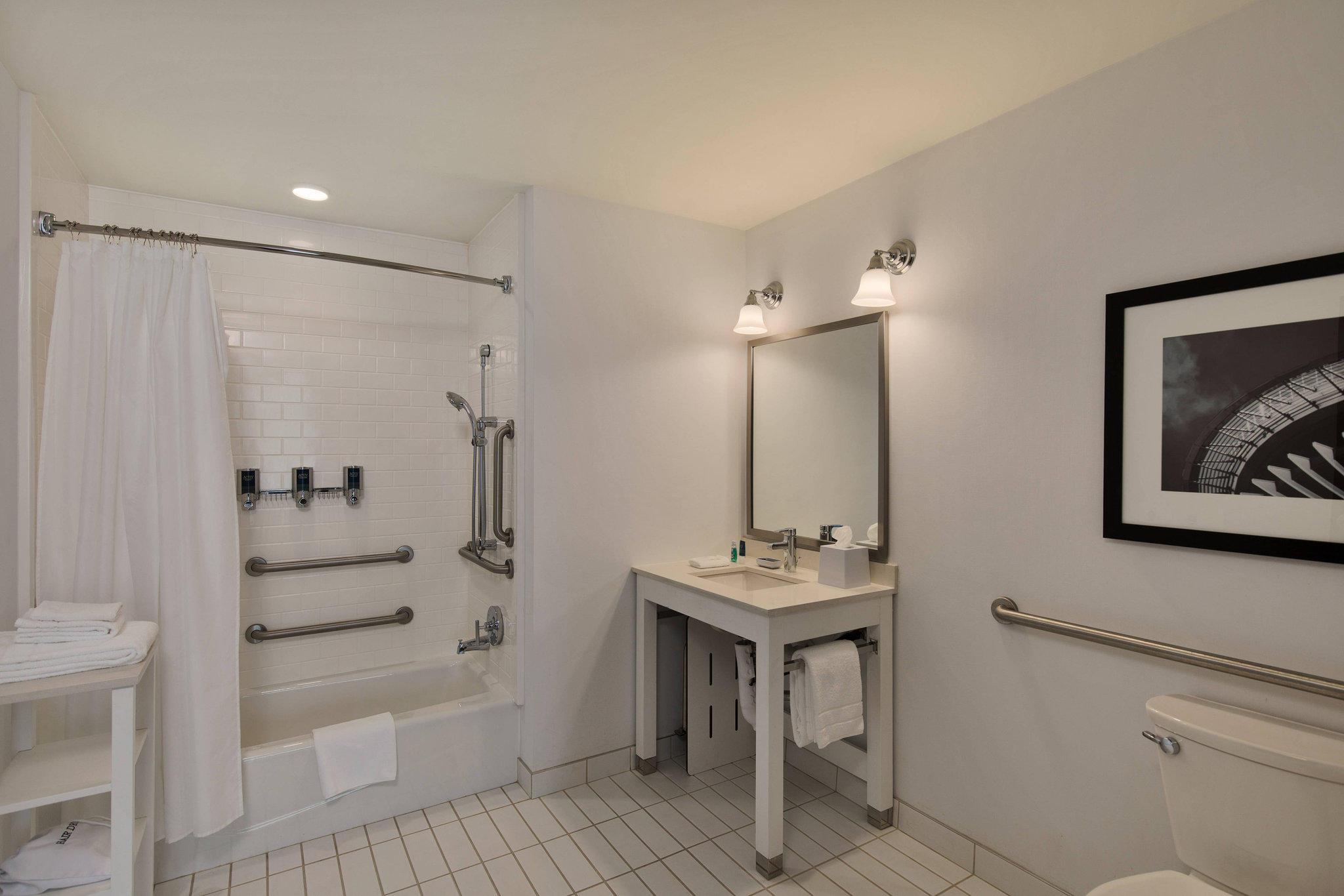 Four Points By Sheraton Seattle Airport South Де Мойн Екстериор снимка
