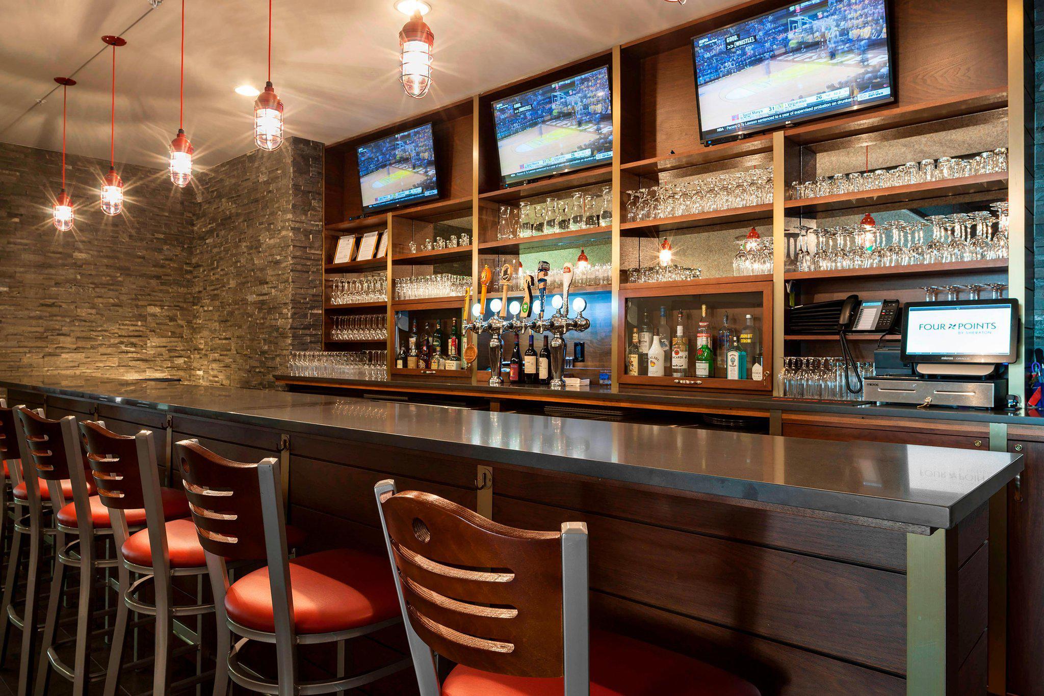 Four Points By Sheraton Seattle Airport South Де Мойн Екстериор снимка