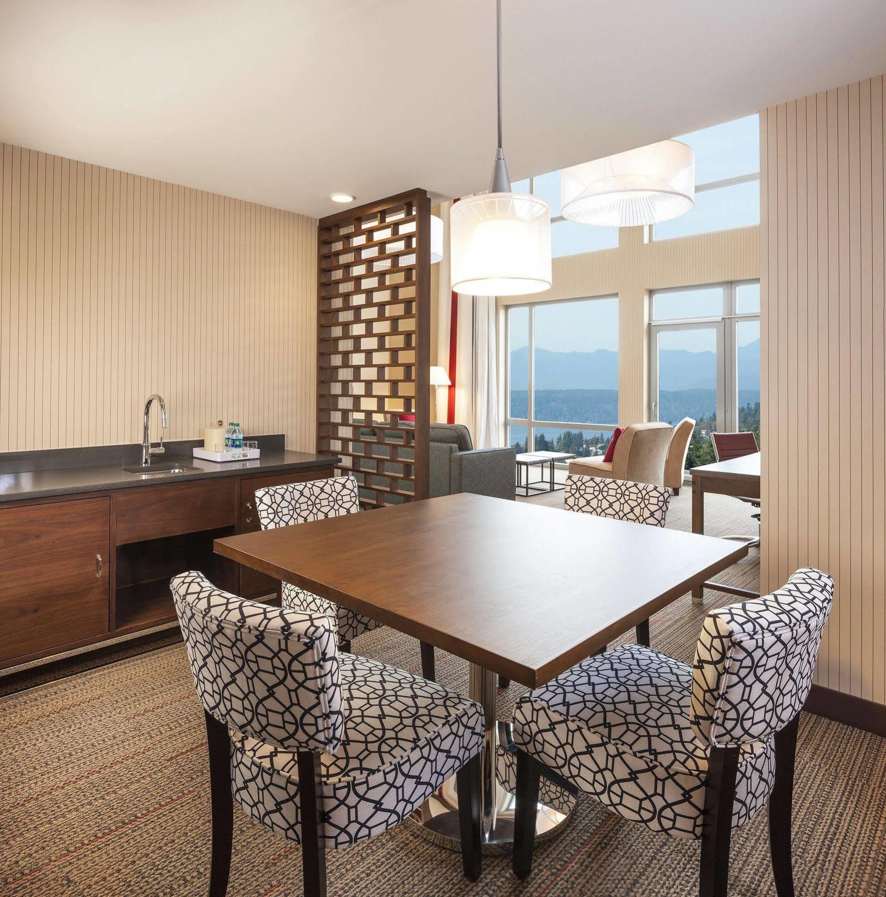 Four Points By Sheraton Seattle Airport South Де Мойн Екстериор снимка
